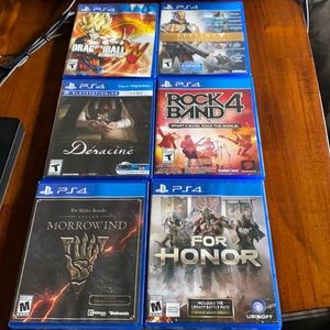 PS4 Game Bundle & Guitar
